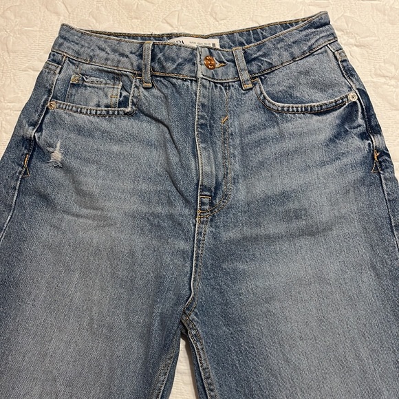 Zara high-waisted distressed jeans - Picture 3 of 9